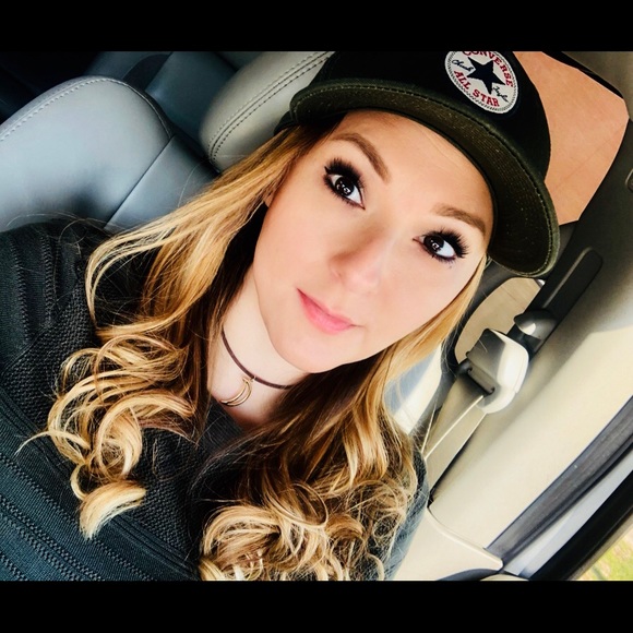 Meet your Posher, Melissa - Picture 1 of 1